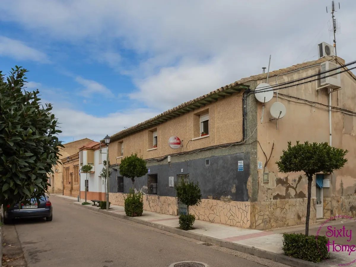 Casa de dos plantas en la Joyosa