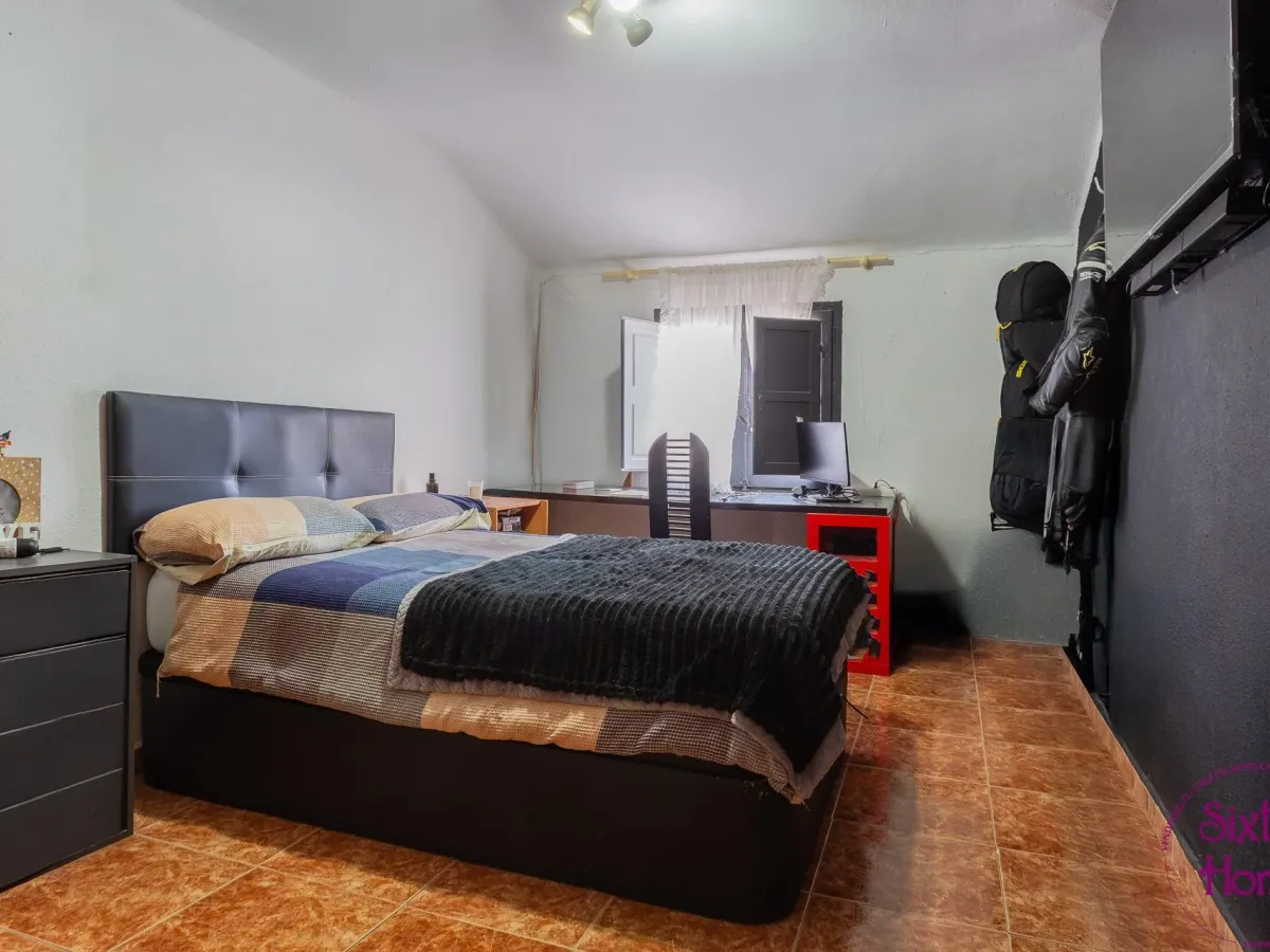 Casa de dos plantas en la Joyosa