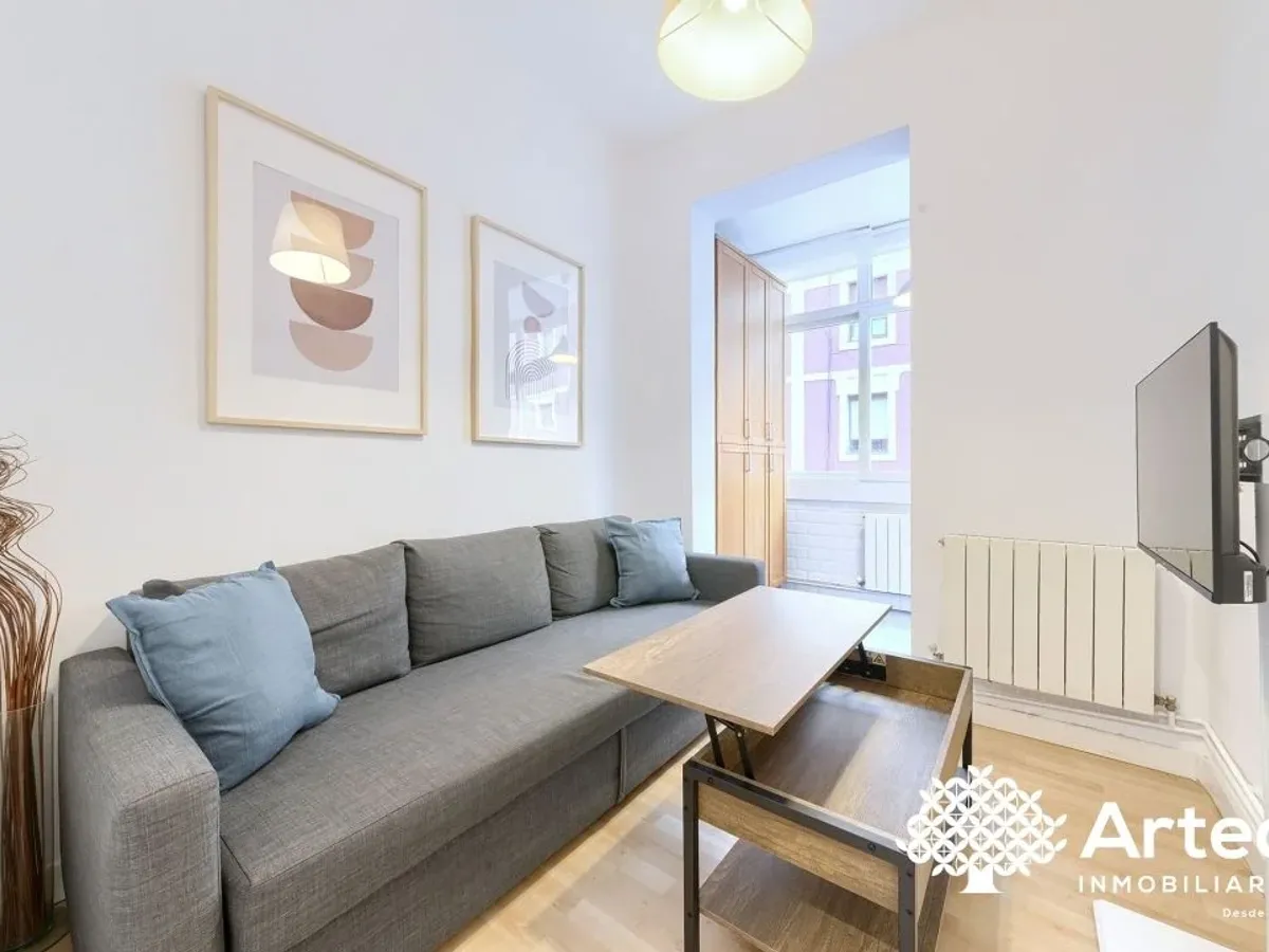 Alquiler de Temporada en Barrio de la Cruz (Begoña, Bilbao), 2 Habitaciones, Luminoso