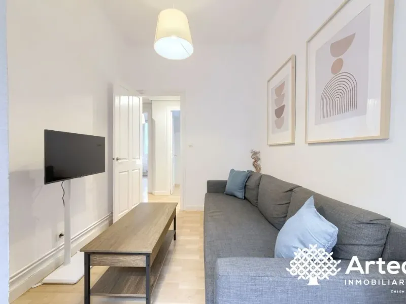 Alquiler de Temporada en Barrio de la Cruz (Begoña, Bilbao), 2 Habitaciones, Luminoso