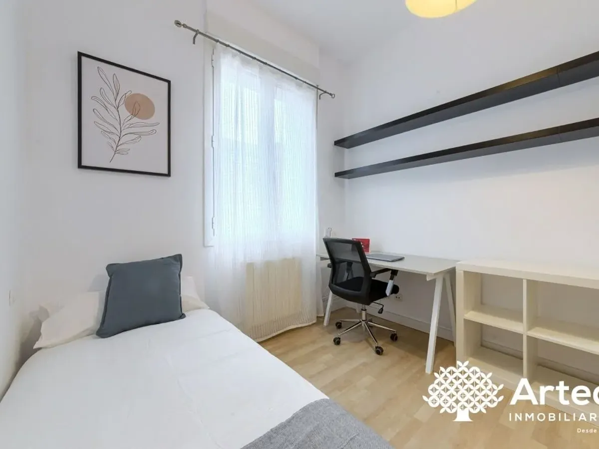 Alquiler de Temporada en Barrio de la Cruz (Begoña, Bilbao), 2 Habitaciones, Luminoso