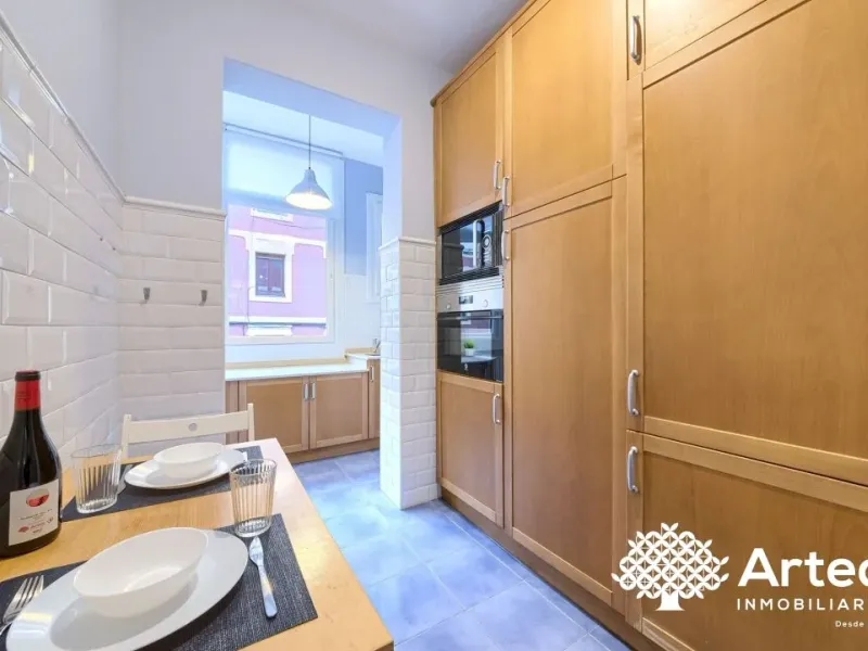 Alquiler de Temporada en Barrio de la Cruz (Begoña, Bilbao), 2 Habitaciones, Luminoso