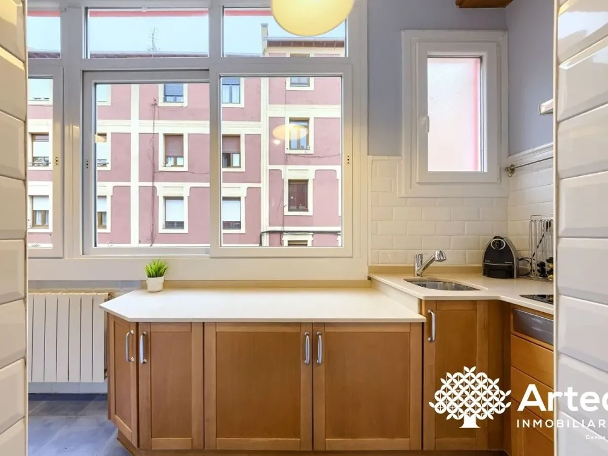 Alquiler de Temporada en Barrio de la Cruz (Begoña, Bilbao), 2 Habitaciones, Luminoso