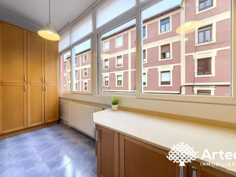 Alquiler de Temporada en Barrio de la Cruz (Begoña, Bilbao), 2 Habitaciones, Luminoso