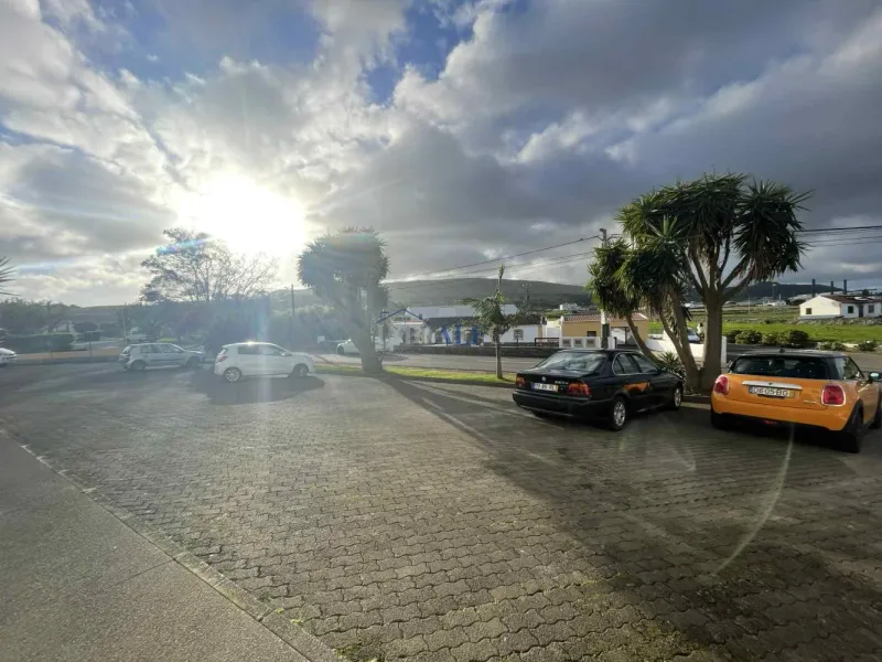 Arrendamento espaço comercial no Cabo Praia- Praia da Vitória