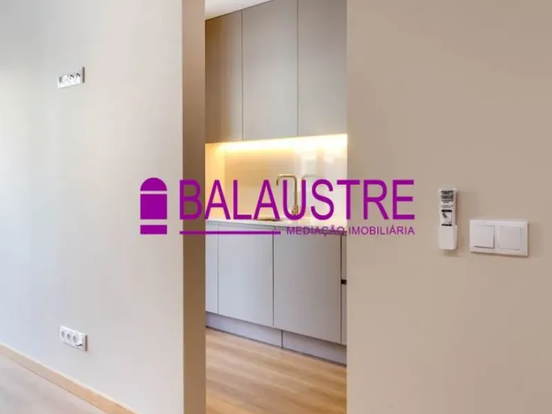 Apartamento T2 na Rua de Santo Adrião (NOVO) - 3º Esquerdo