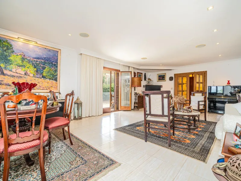 Chalet independiente de 4 plantas con ascensor y vistas al mar en Son Serra de Marina