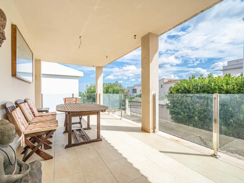 Chalet independiente de 4 plantas con ascensor y vistas al mar en Son Serra de Marina