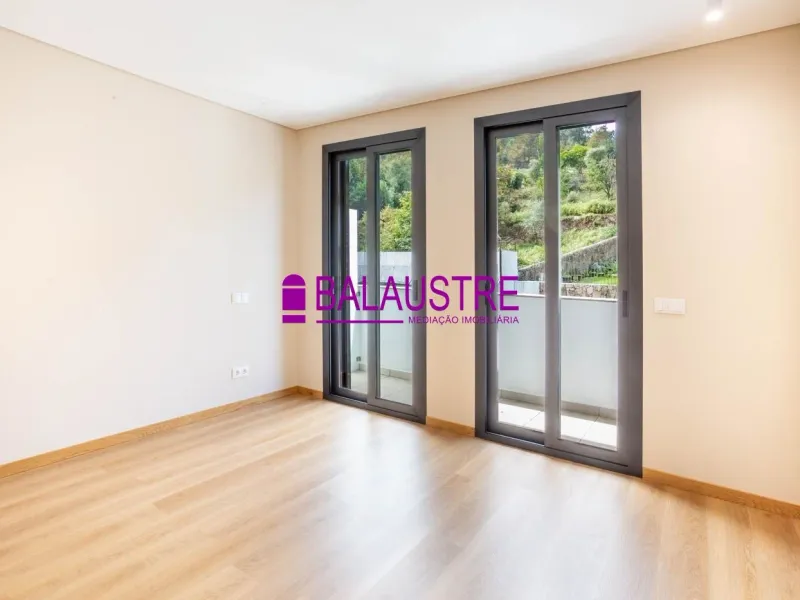 Apartamento T2 na Rua de Santo Adrião (NOVO) - 3º Esquerdo