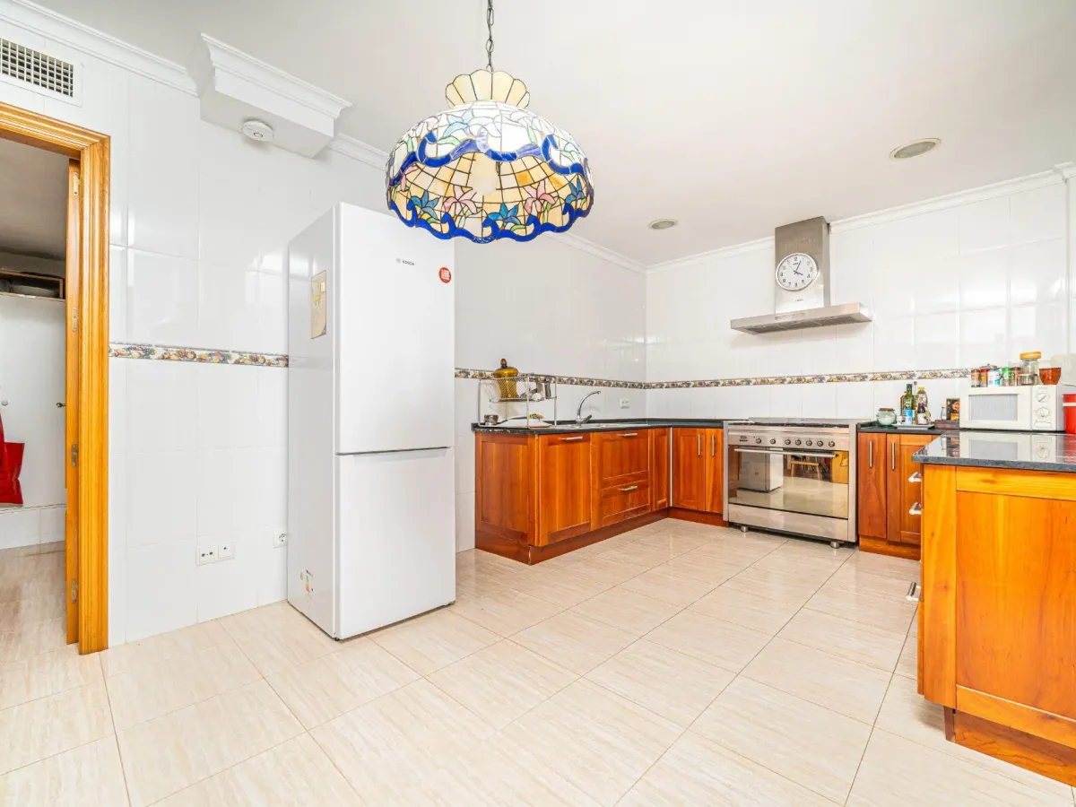 Chalet independiente de 4 plantas con ascensor y vistas al mar en Son Serra de Marina