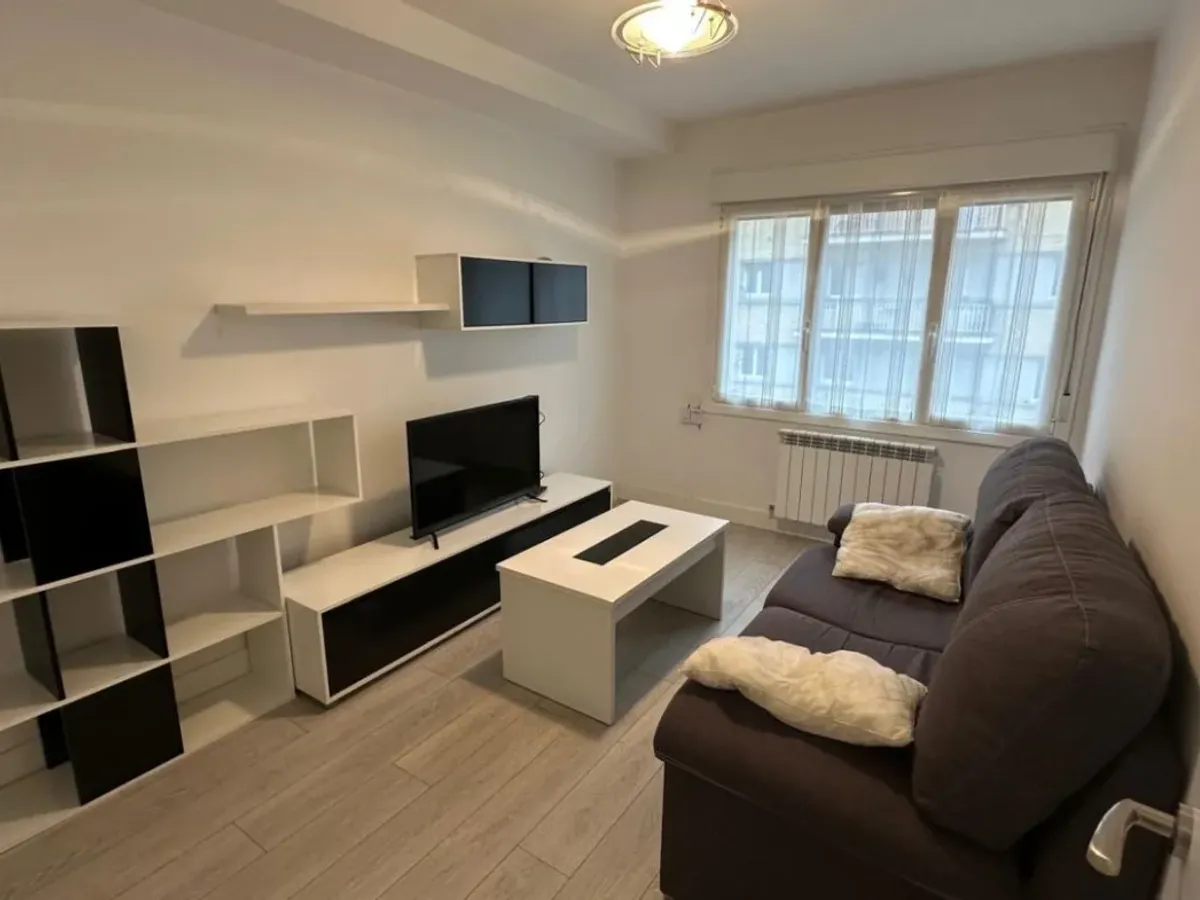 PISO EN VENTA REFORMADO EN CALLE LOS HERRAN