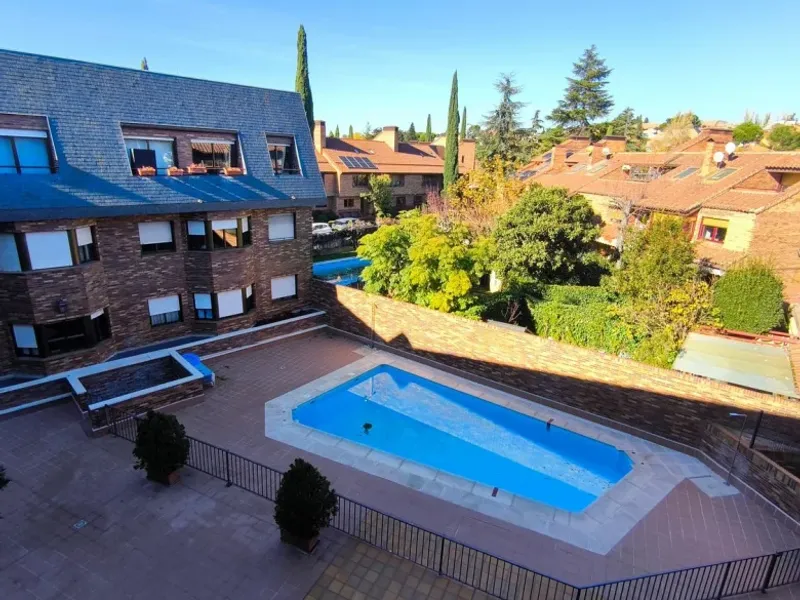 Piso en alquiler en Zona Carretera del Plantío, Majadahonda, Madrid