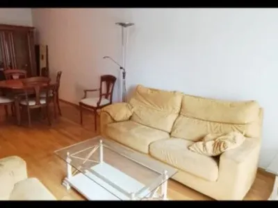 Calle León, 3, planta tercera, orientación sur-oeste