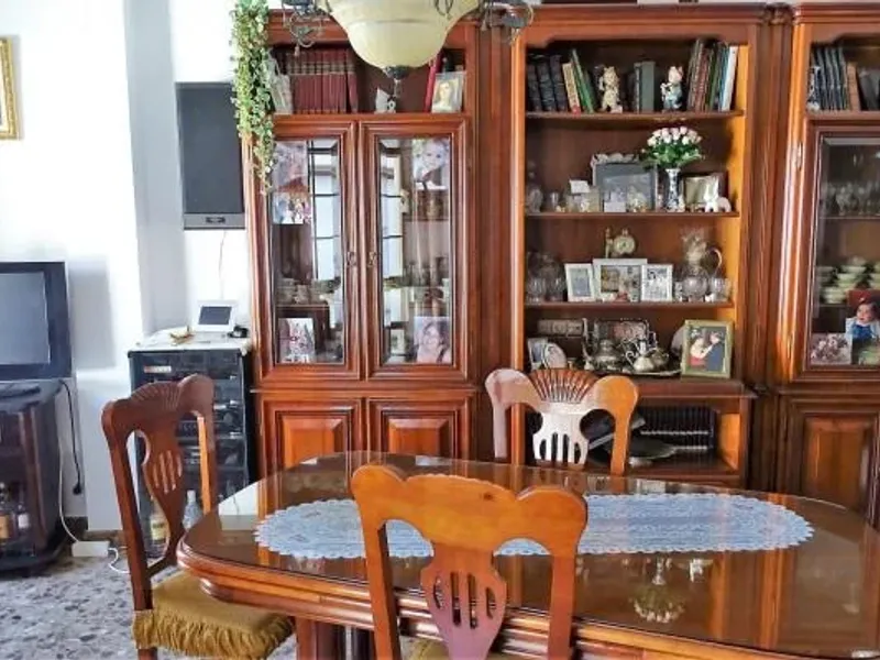 Lanjaron. Six bedroom house on a corner plot