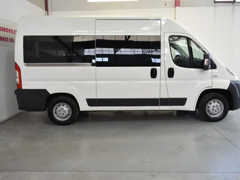 FIAT Ducato 30 2.2 ACRISTALADA 9 PLAZAS