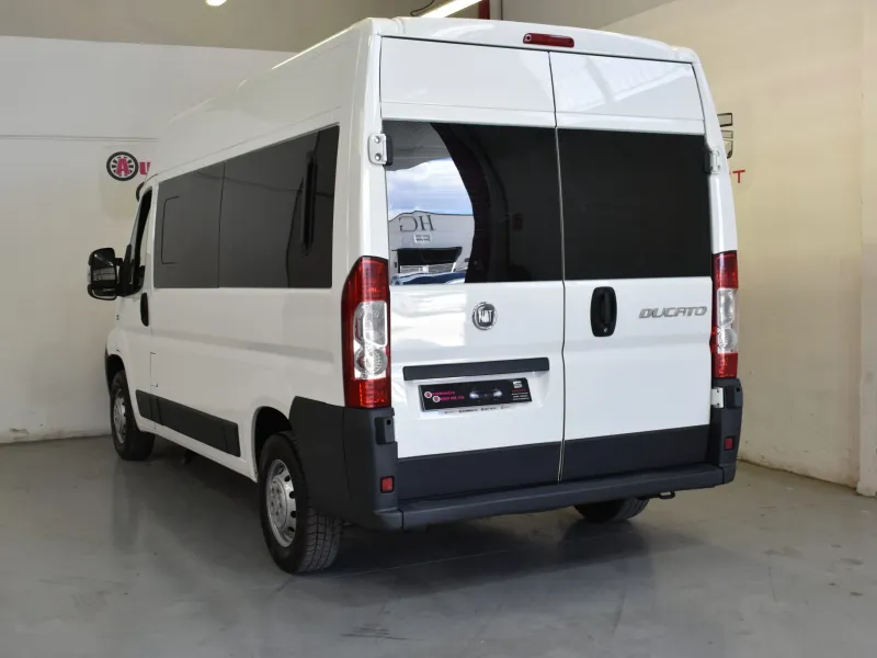 FIAT Ducato 30 2.2 ACRISTALADA 9 PLAZAS