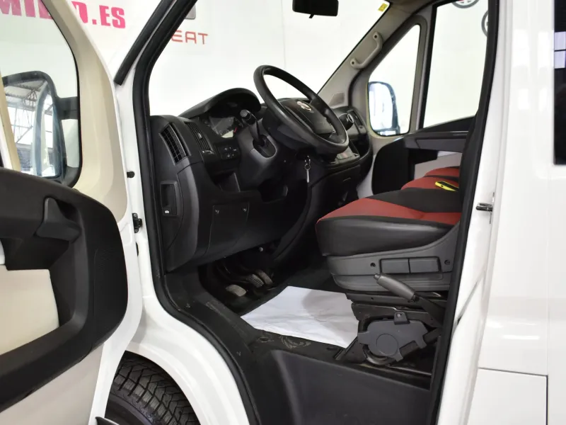 FIAT Ducato 30 2.2 ACRISTALADA 9 PLAZAS