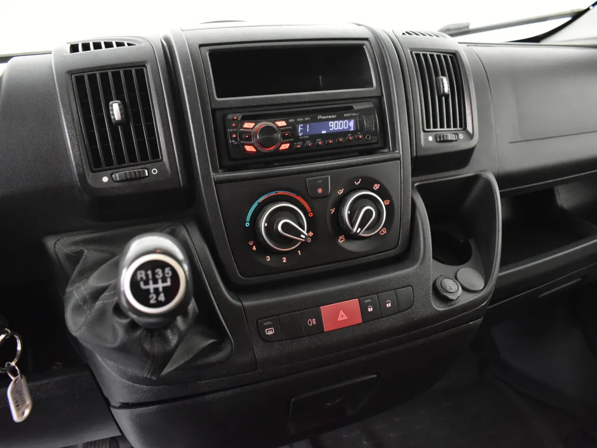 FIAT Ducato 30 2.2 ACRISTALADA 9 PLAZAS