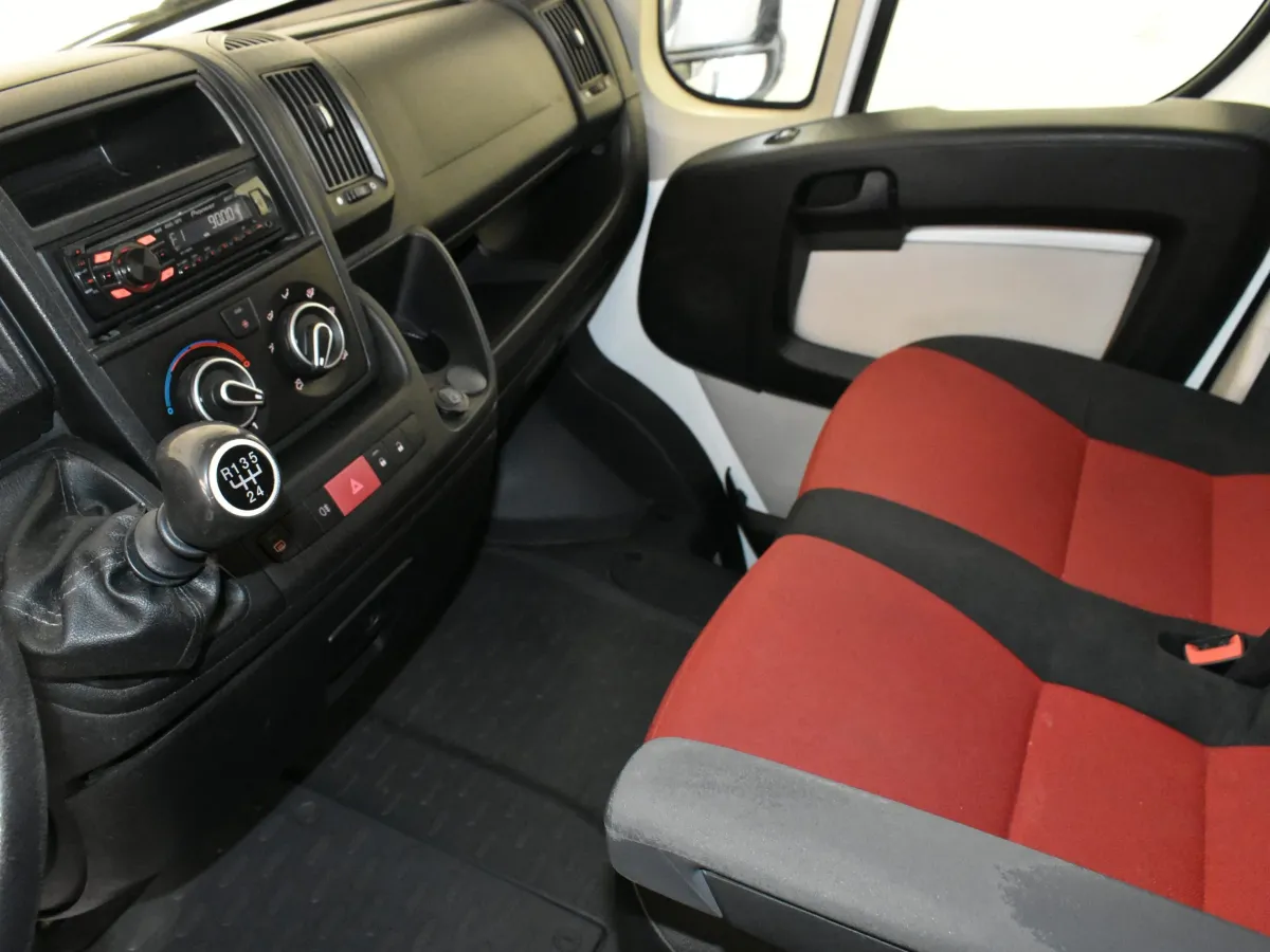 FIAT Ducato 30 2.2 ACRISTALADA 9 PLAZAS