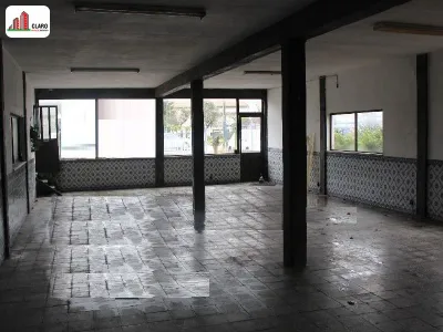 Loja (250m2) - Urb. da Caneira / Condeixa