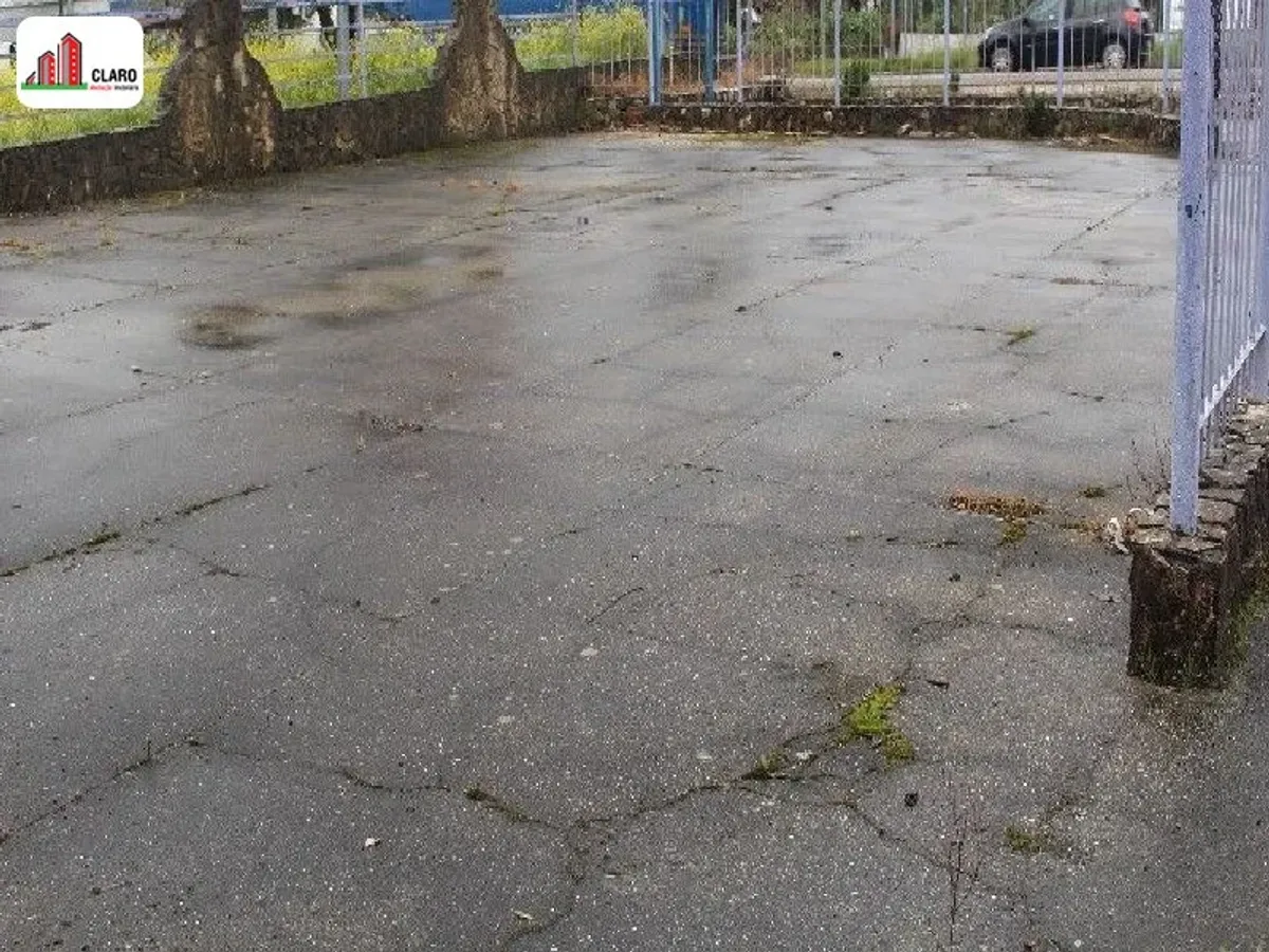 Loja (250m2) - Urb. da Caneira / Condeixa