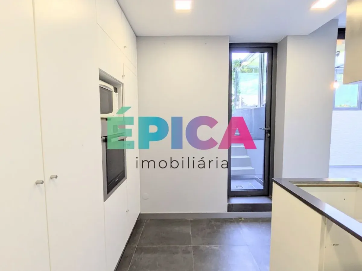 Moradia T6+2 Alfragide