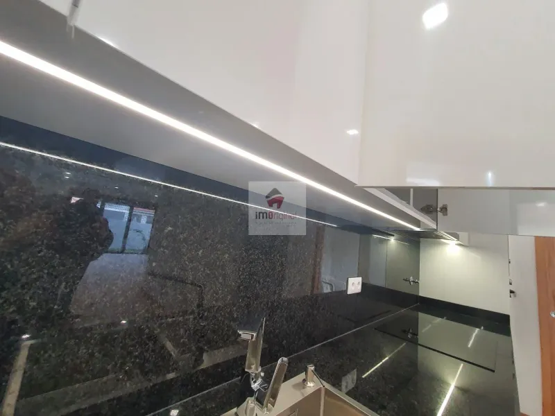 Moradia T3 de 3 frentes, Nova, Madalena / Gaia / Porto