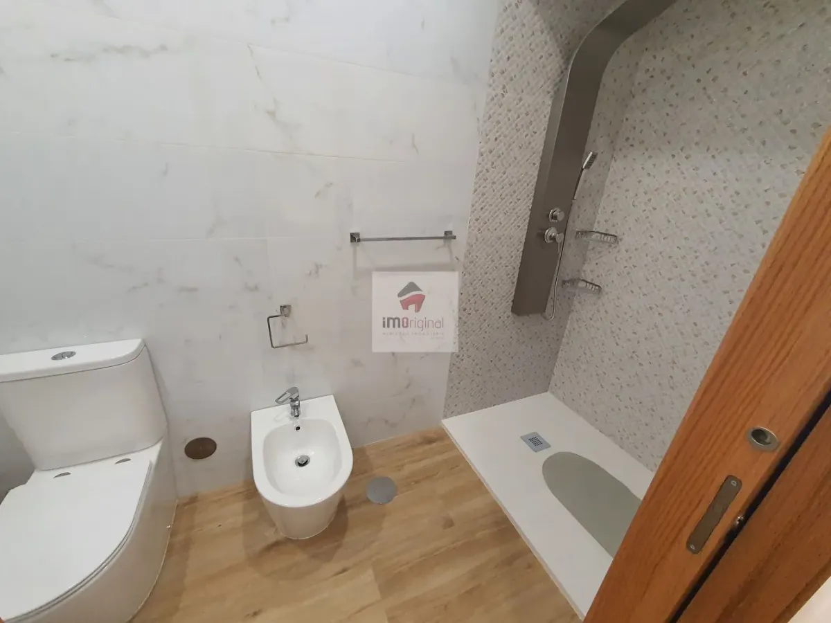 Moradia T3 de 3 frentes, Nova, Madalena / Gaia / Porto