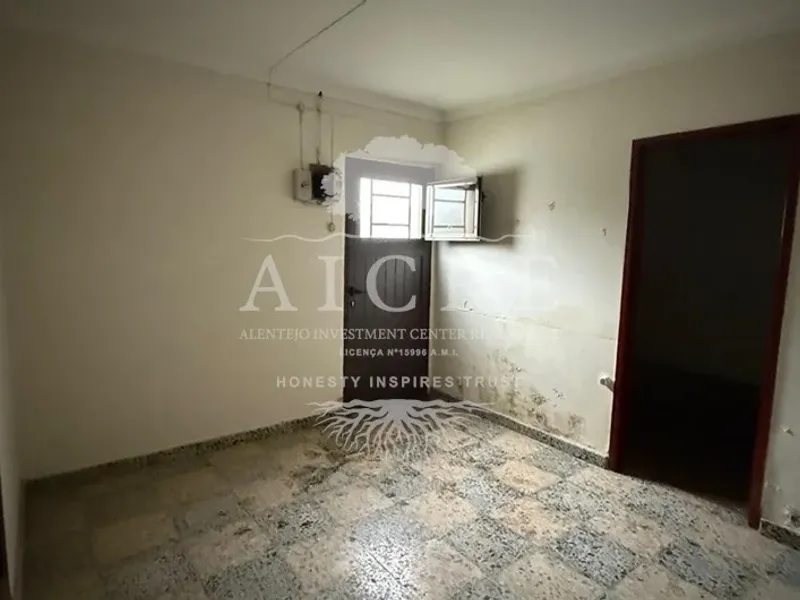 Moradia T3 - , Mora, venda