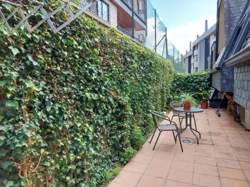 MAGNIFICO CHALET EN LA CIUDAD