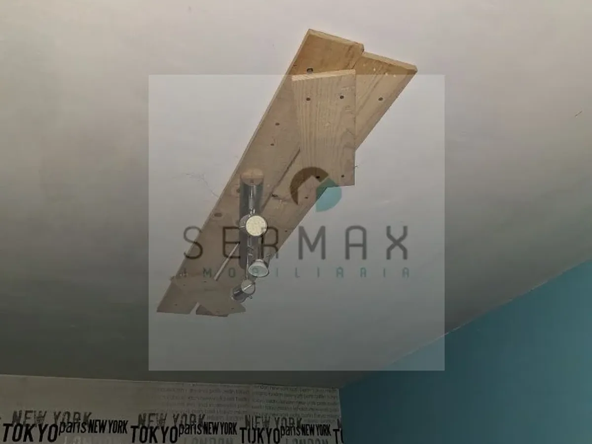 Loja na baixa, junto ao Silo Auto