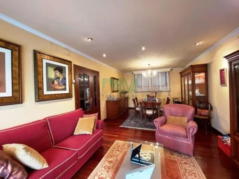 MAGNIFICO CHALET EN LA CIUDAD