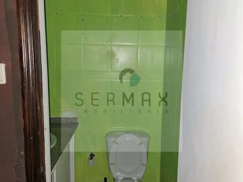 Loja na baixa, junto ao Silo Auto