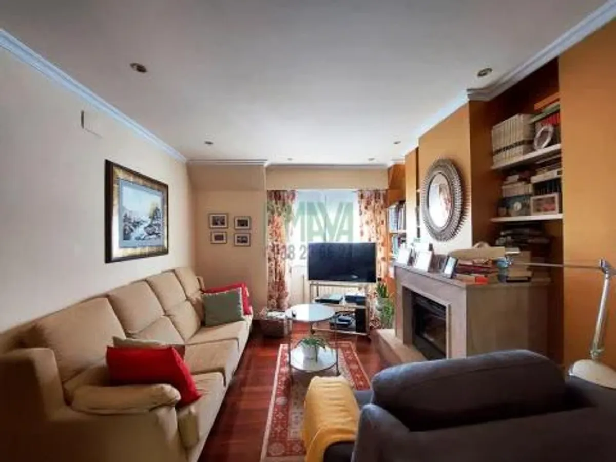 MAGNIFICO CHALET EN LA CIUDAD