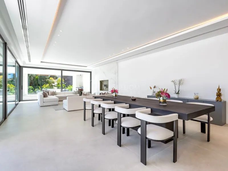 Modern Luxurious Villa in El Paraiso