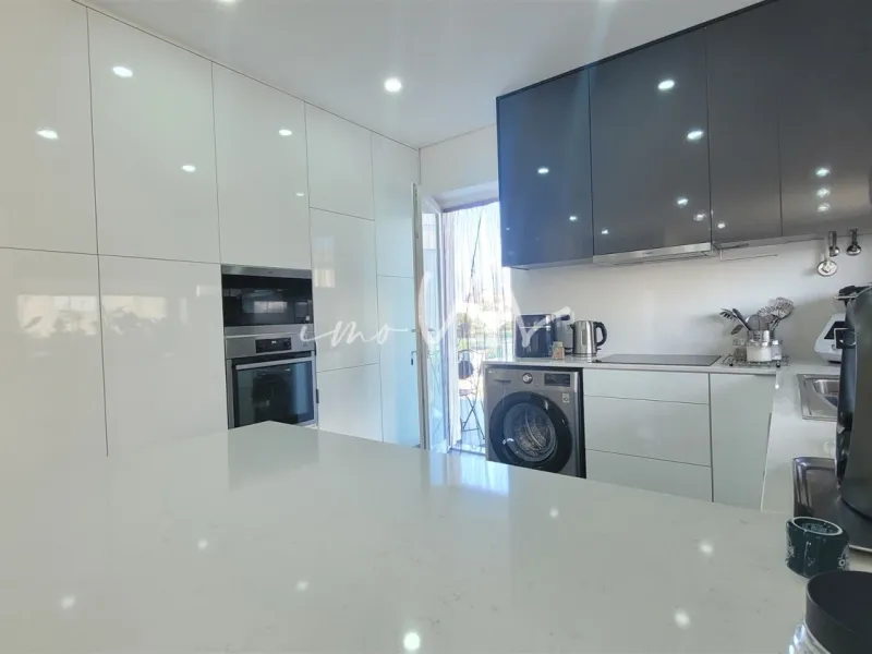 Apartamento T3 junto à praia