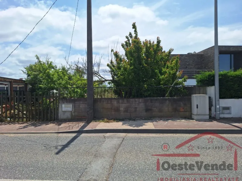 Terreno Urbano com 674.00 m2, com possibilidade de destaque