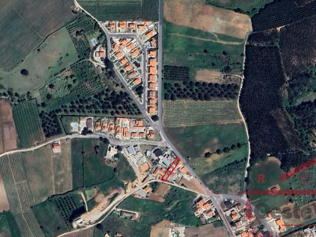 Terreno Urbano com 674.00 m2, com possibilidade de destaque