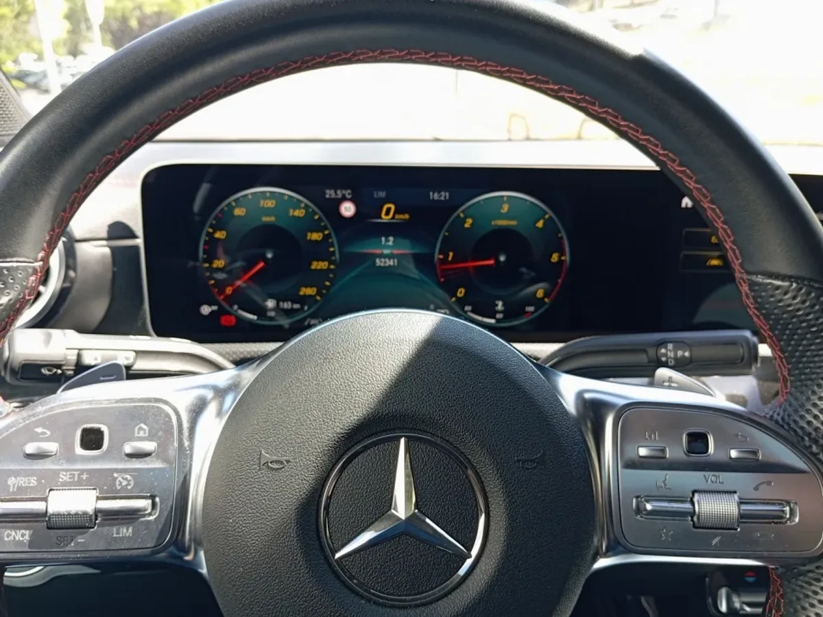 Mercedes-Benz CLA 200D Shooting Brake AMG