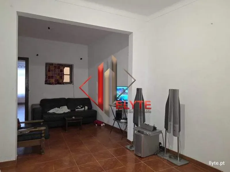 Moradia de 4 assoalhadas em Benfica do Ribatejo