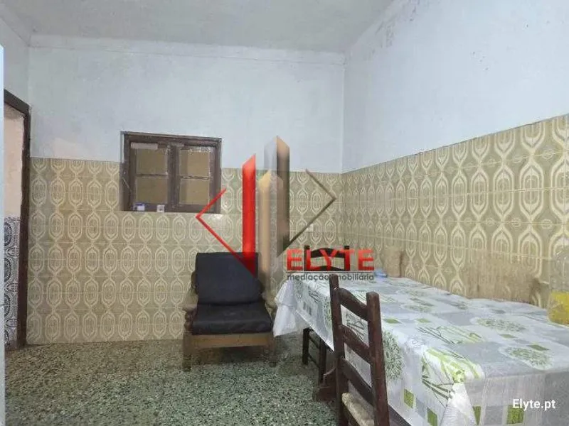 Moradia de 4 assoalhadas em Benfica do Ribatejo