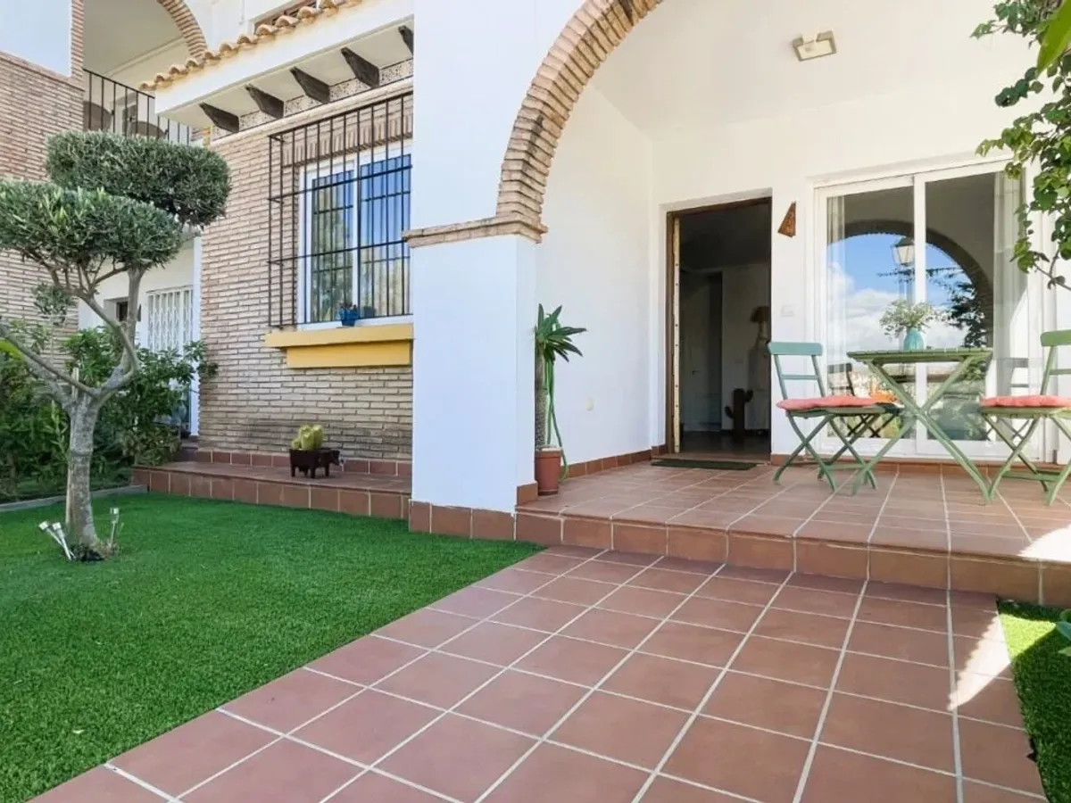 Fabulous 3-bedroom duplex with mountain views and garden in Vera playa