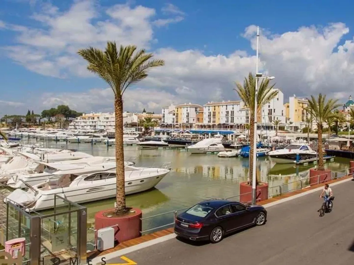 FOR SALE APARTMENT T0 PLUS 1 BEDROOM IN VILAMOURA MARINA