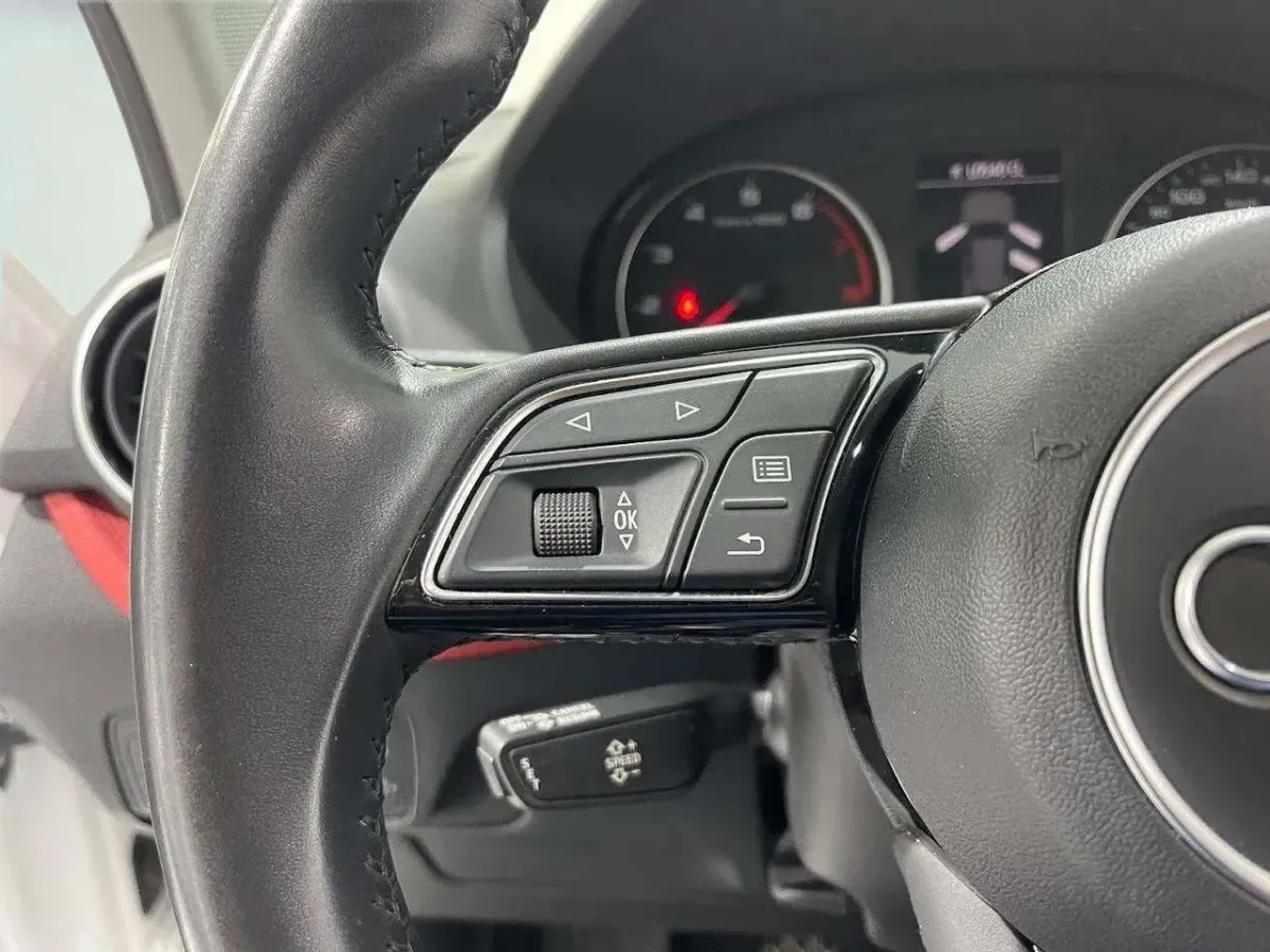 Audi Q2 Design 30 TFSI 85kW (116CV) G7173