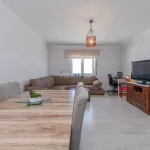 Apartamento T2 em Carcavelos, com arrecadação 6