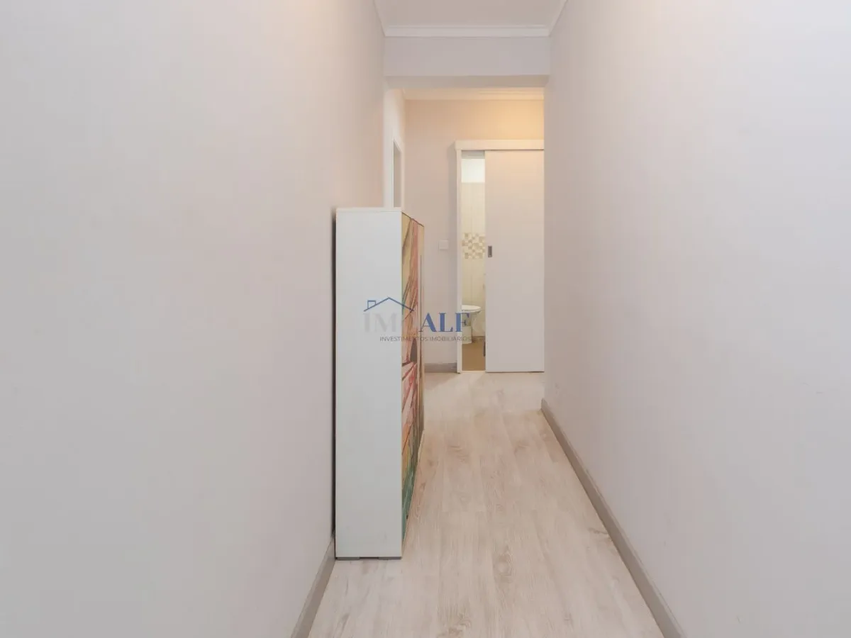 Apartamento T2 em Carcavelos, com arrecadação