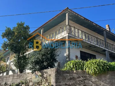 Conjunto de 2 moradias geminadas em Mansores