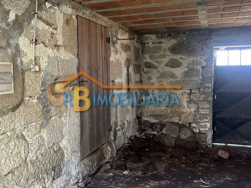 Conjunto de 2 moradias geminadas em Mansores