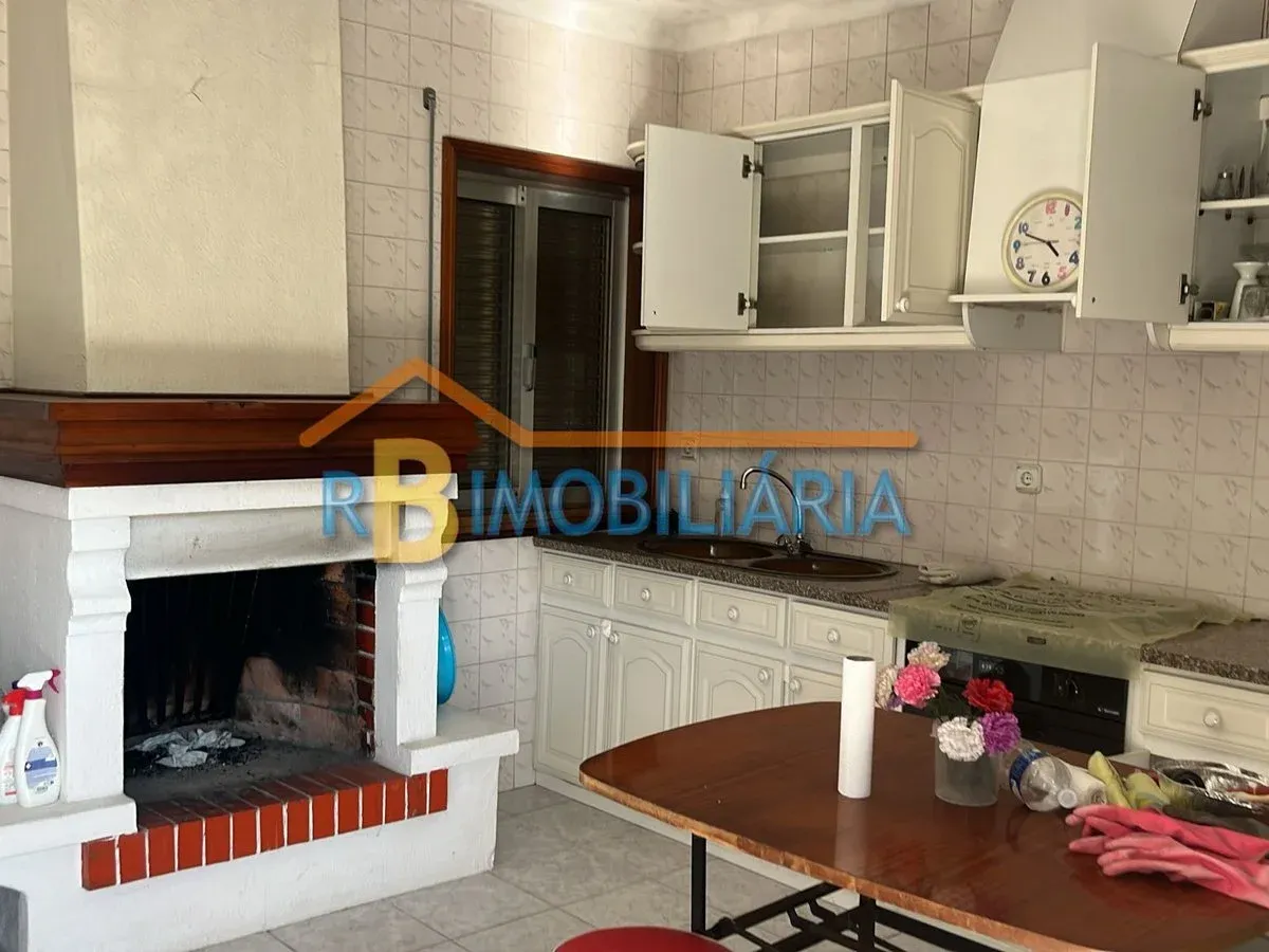 Conjunto de 2 moradias geminadas em Mansores