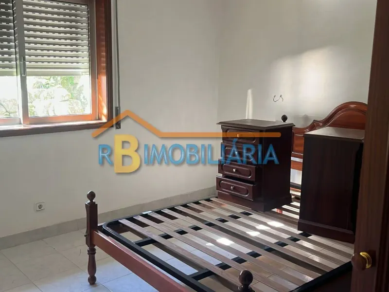 Conjunto de 2 moradias geminadas em Mansores